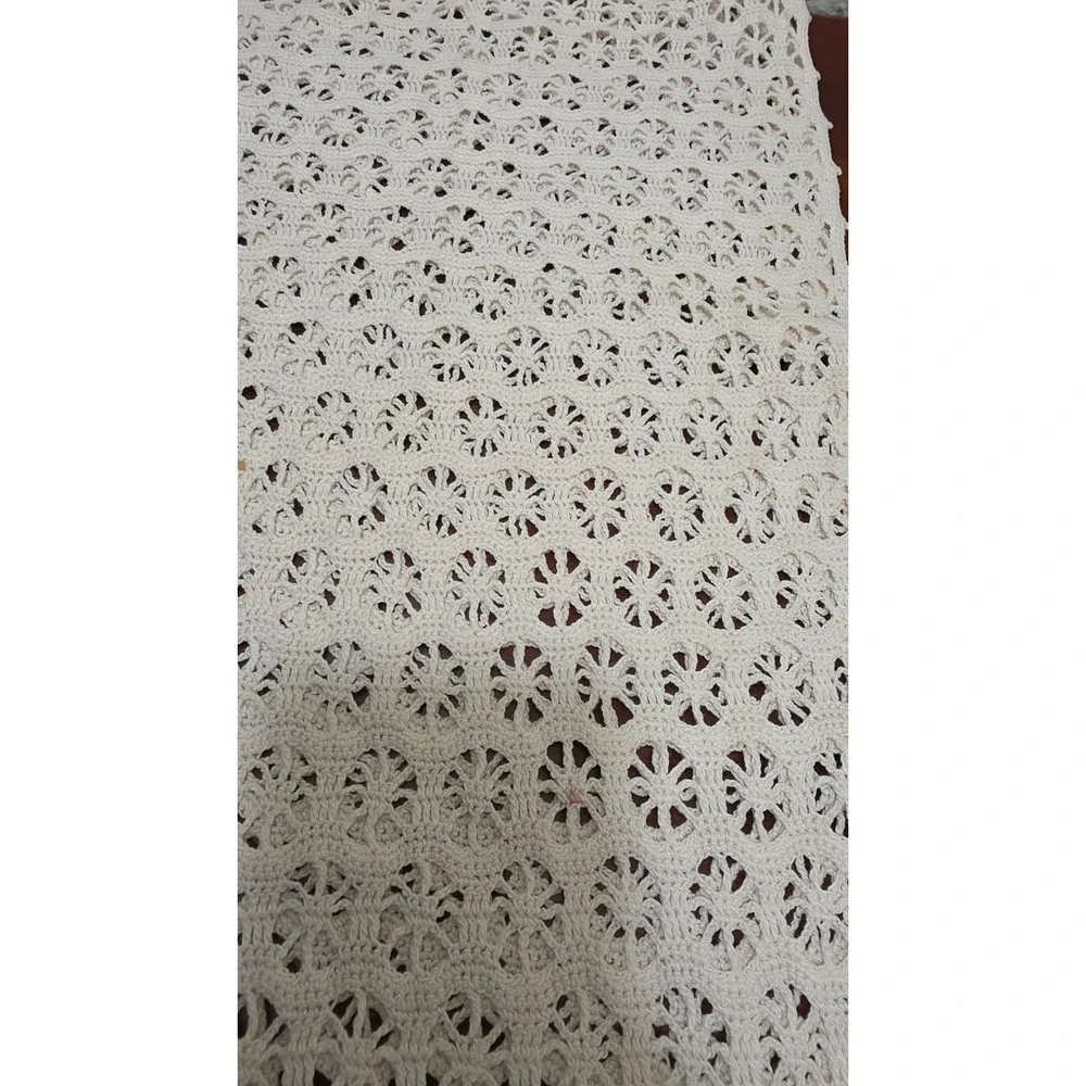 VTG Handmade Crochet Table Runners Beige & Blue Floral Rectangular Style 2 Piece